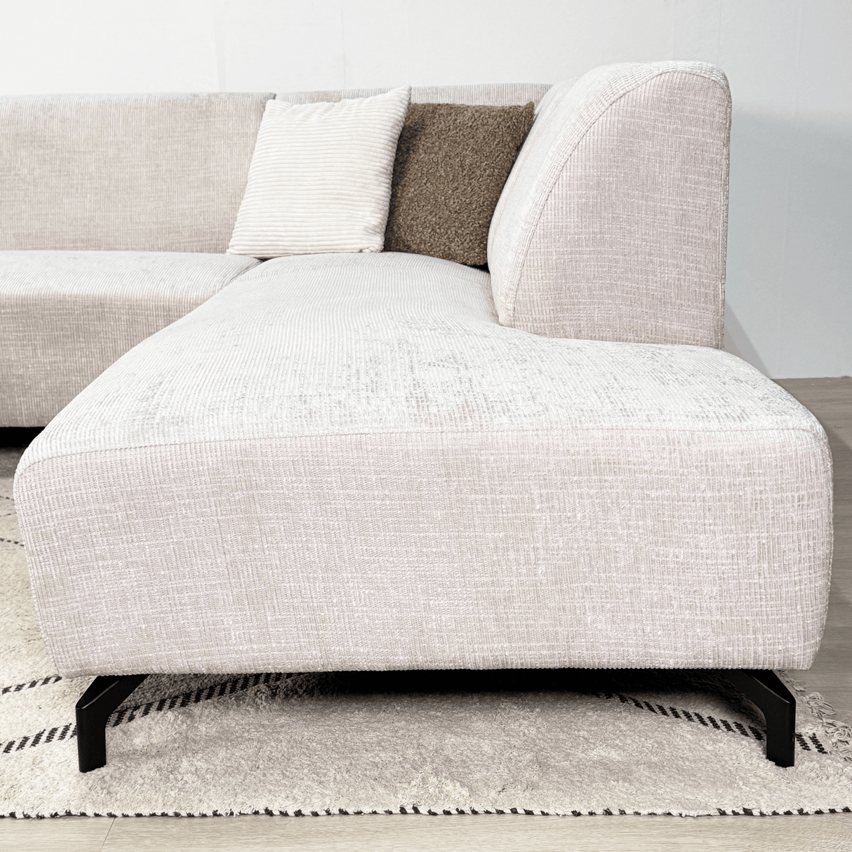 Ecksofa mit Chaiselongue aus beigem Chenille-Stoff Manon - rechts 