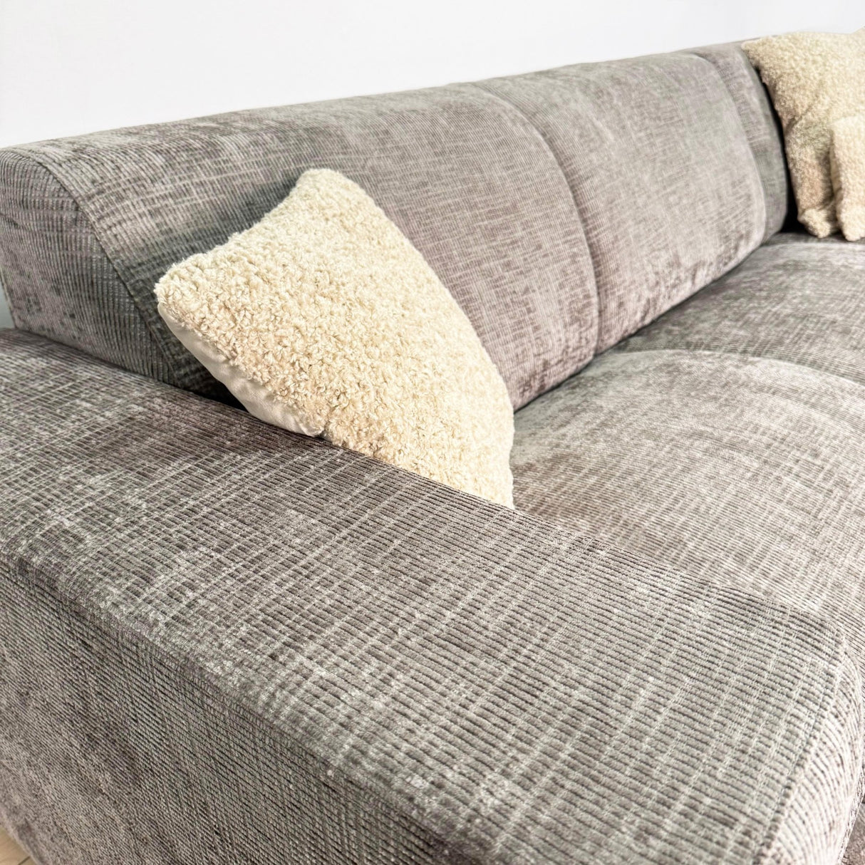 Ecksofa mit Chaiselongue in Taupe Chenille Stoff Manon - rechts 