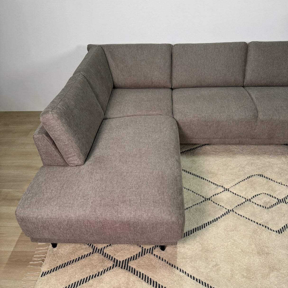 Modernes 3-Sitzer Ecksofa Links Taupe Stoff Aniko mit Liege 240x197x78 cm