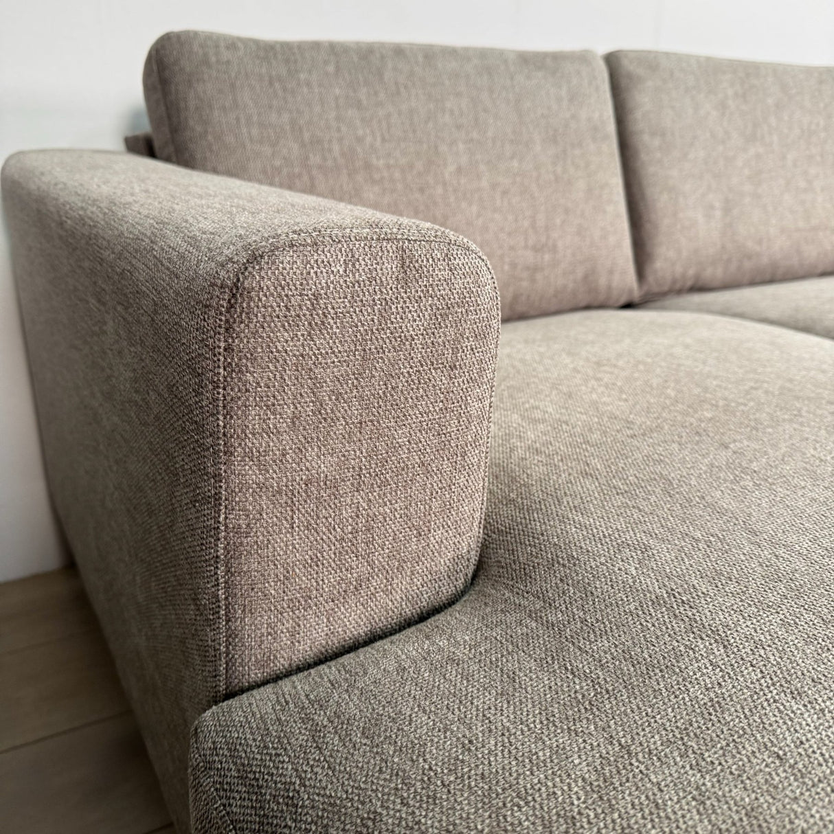 Modernes U-Sofa Ecksofa rechts taupe Stoff Aniko 310x197x78 cm