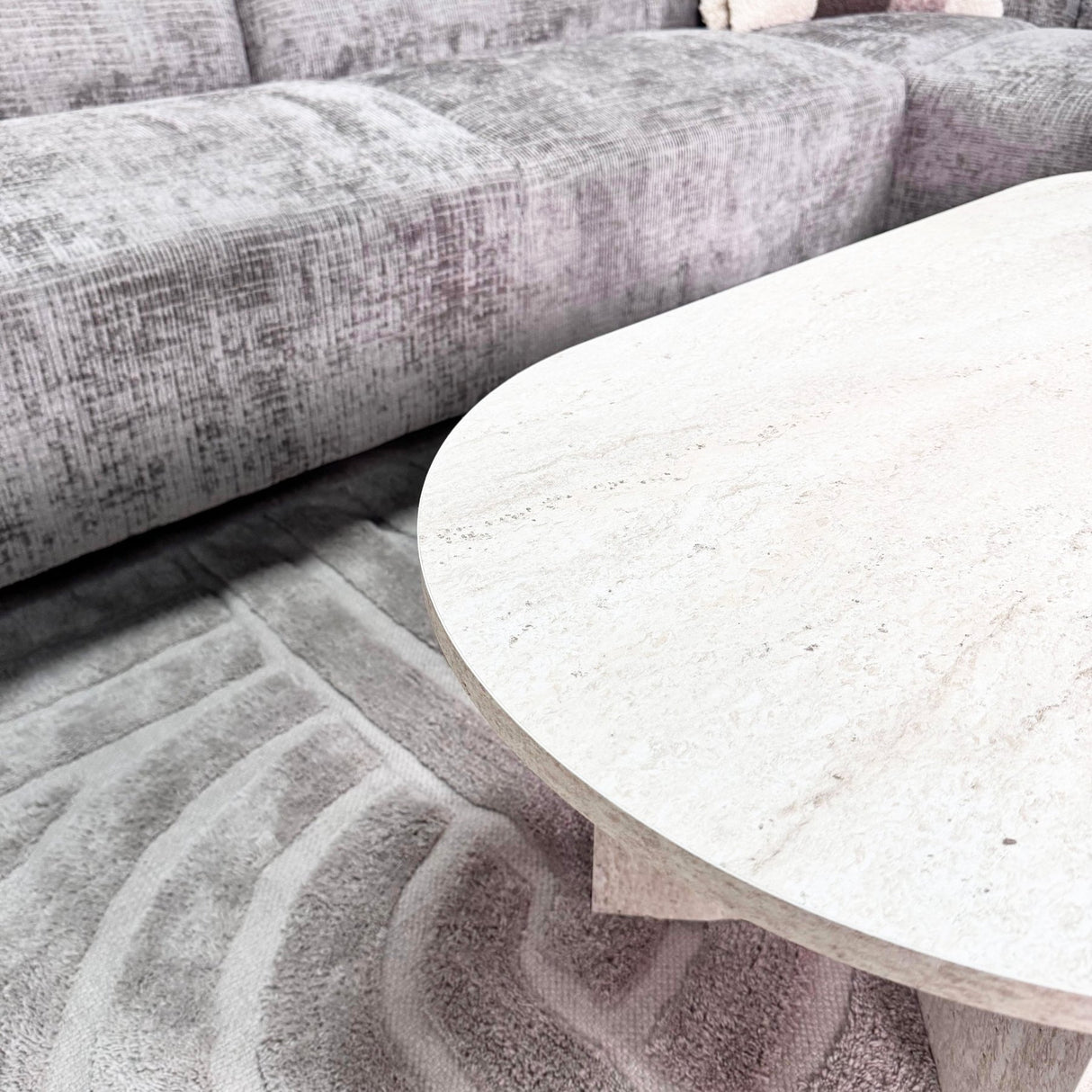Ovaler Couchtisch Travertin-Look Sabla - 119x60 