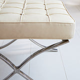 Fußhocker Expo Premium Dimehouse Creme LxBxH 63x62x36 Leder Atmosphäre Fotodetail