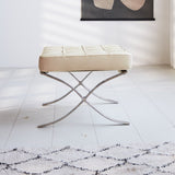 Fußhocker Expo Premium Dimehouse Creme LxBxH 63x62x36 Leder Stimmungsvolle Foto-Seitenansicht