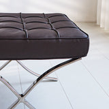 Fußhocker Expo Premium Dimehouse Dunkelbraun LxBxH 63x62x36 Leder Stimmungsvolles Fotodetail