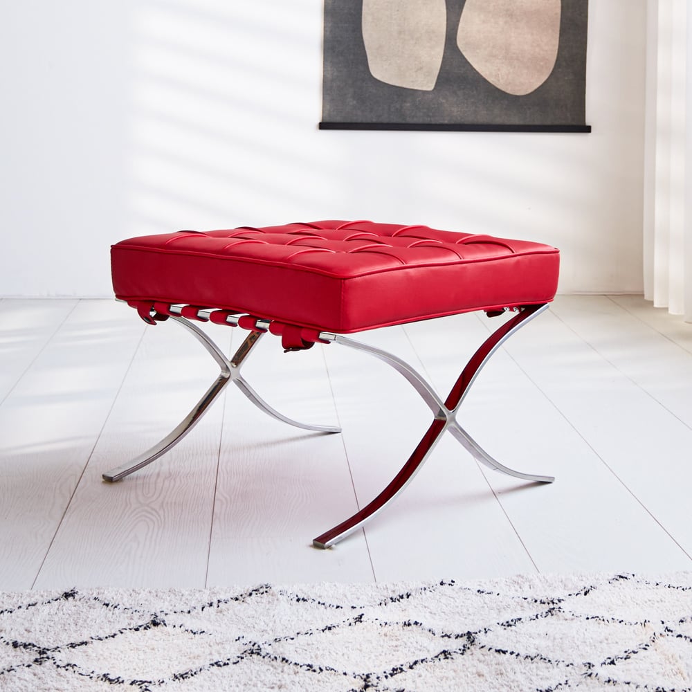 Fußhocker Expo Premium Dimehouse Rot LxBxH 63x62x36 Leder Stimmungsvolles Foto diagonal von vorne
