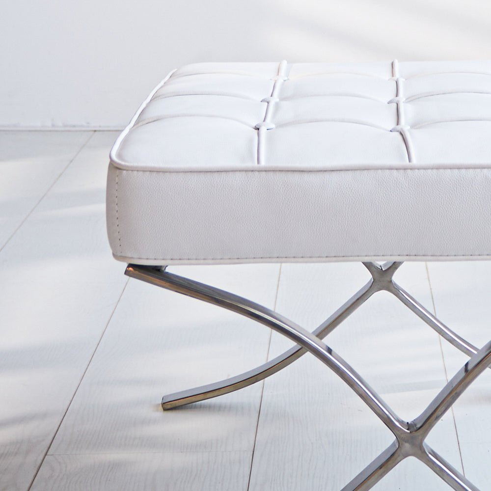 Fußhocker Expo Premium Dimehouse Weiß LxBxH 63x62x36 Leder Stimmungsvolles Fotodetail