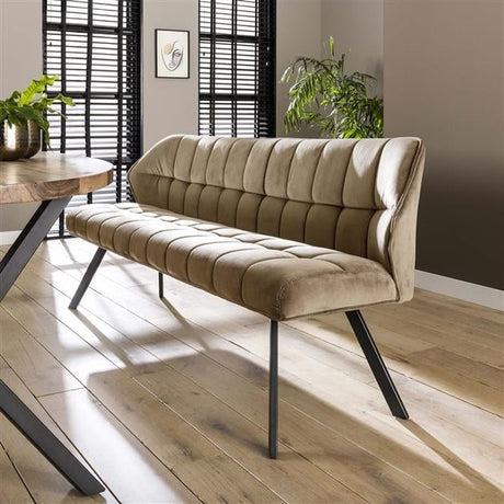 Esszimmerbank Romy DH Interior Champagner LxBxH 190x60x48 Samt Stimmungsvolles Foto diagonal von vorne