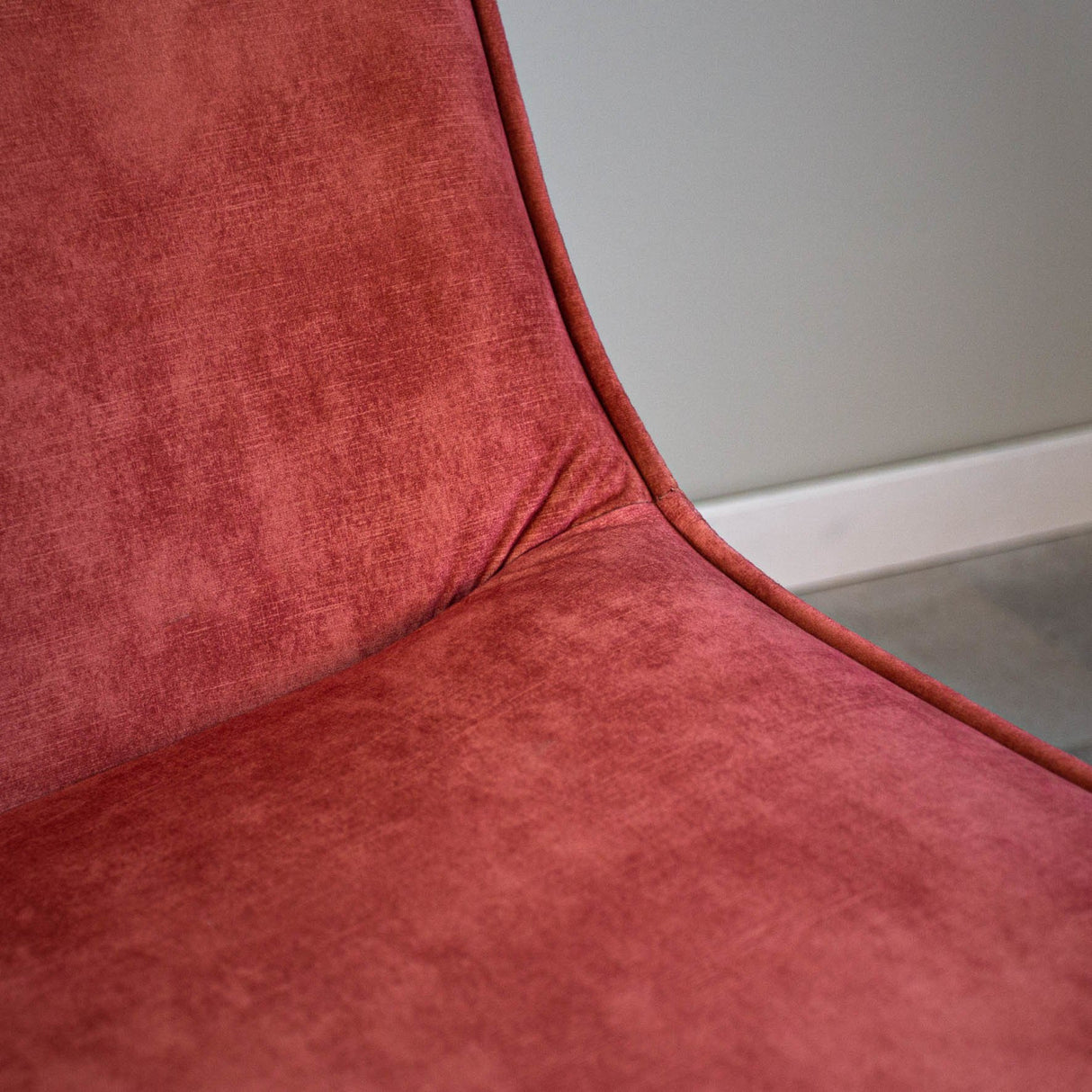 Fauteuil Lowen Velvet Dimehouse Roze LxBxH 82x66x65 Velvet Sfeerfoto detail